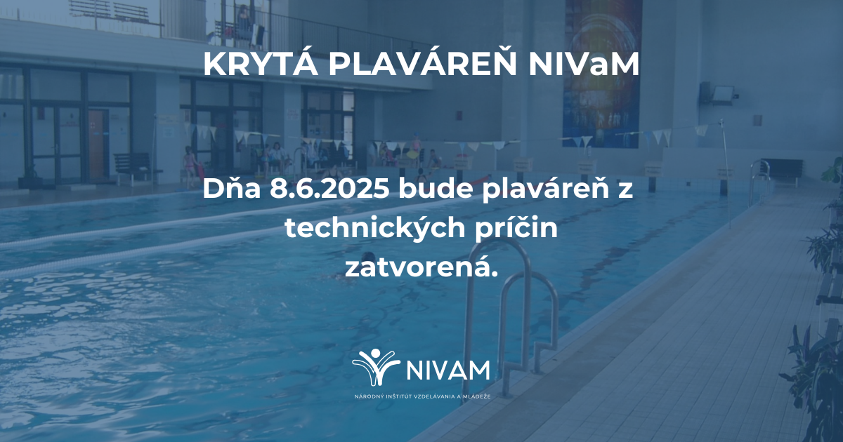 Na obrázku sa nachádza bazén s oznamom o zatvorení plavárne pre návštevníkov