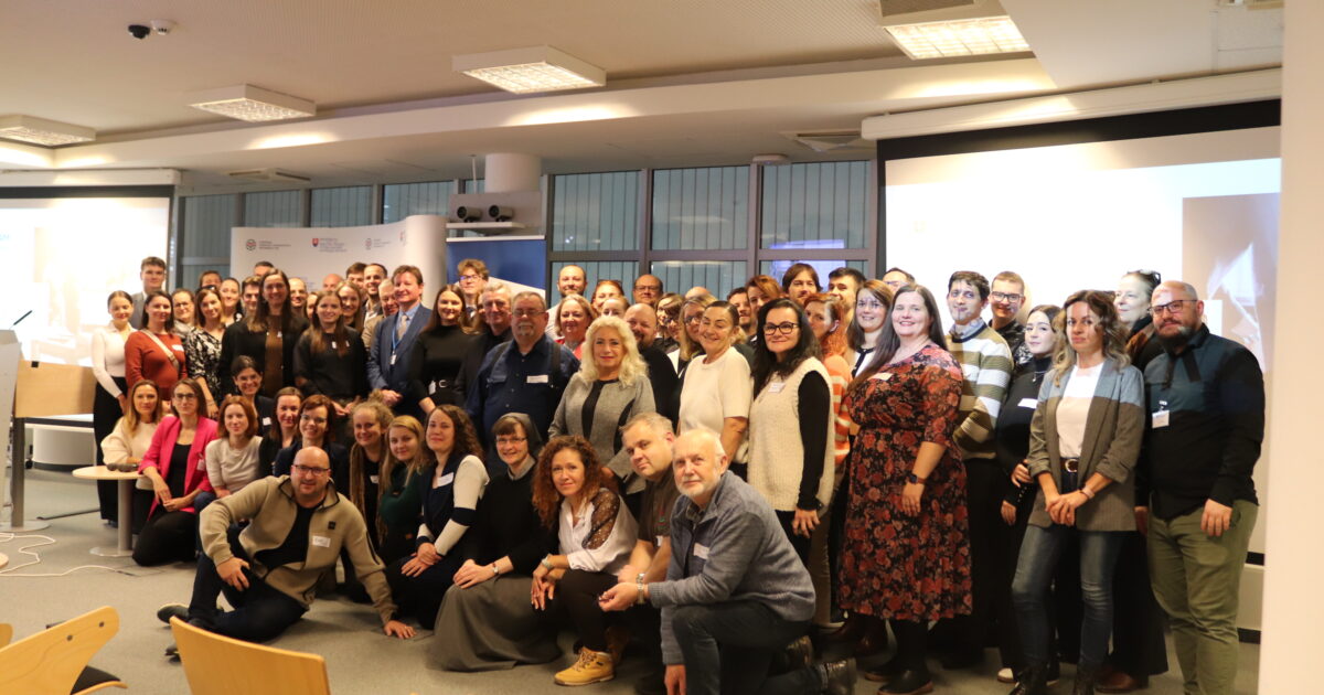 Spoločná fotografia účastníkov stretnutia k dotáciám