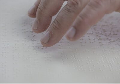 Braillovo písmo - ilustračný obrázok