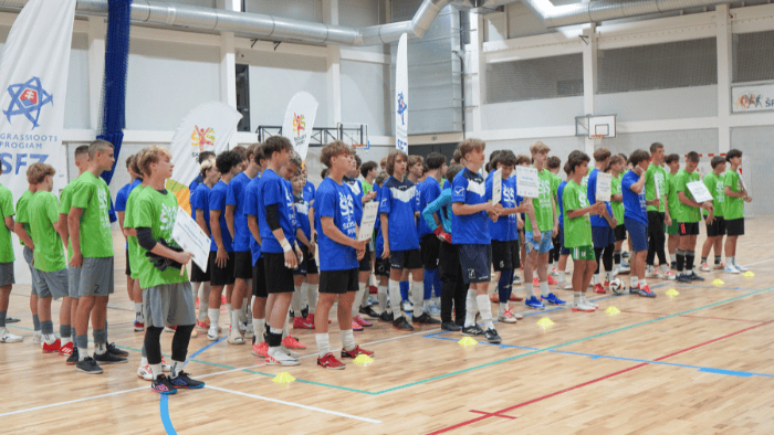 Účastníci celoštátneho finále Futsal Junior Cup ZŠ 2026 počas slávnostného otvorenia turnaja v športovej hale Strednej športovej školy v Poprade.