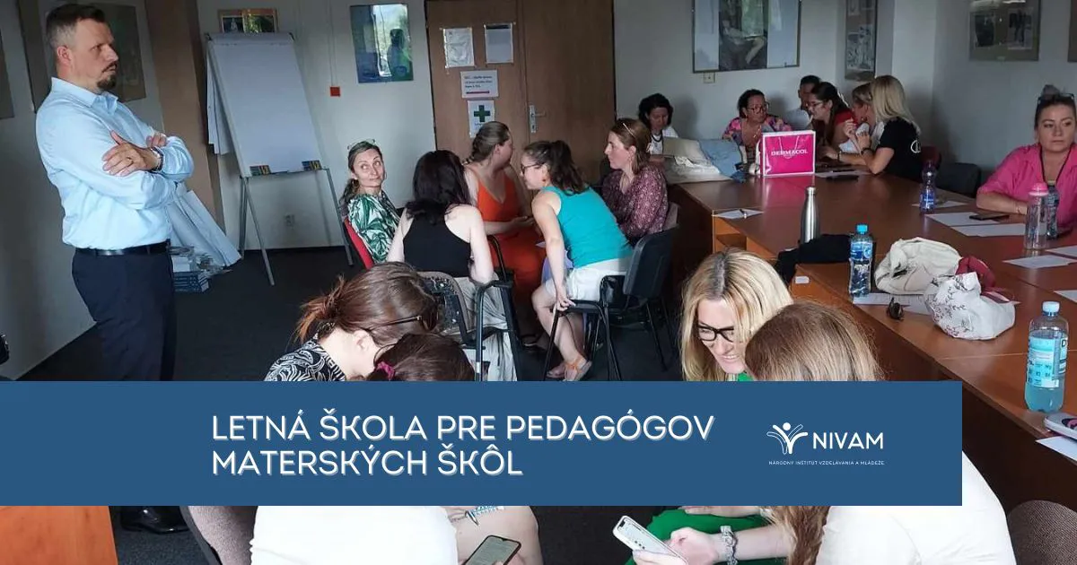 Muž prednáša
